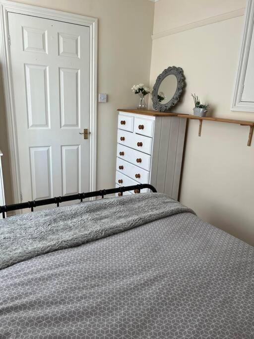 1 Bedroom Flat Sleeps 4 In Abingdon Oxfordshire Экстерьер фото