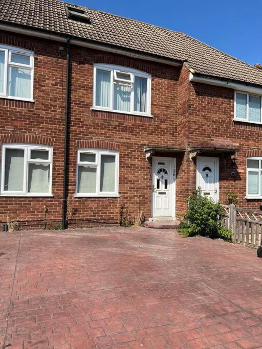 1 Bedroom Flat Sleeps 4 In Abingdon Oxfordshire Экстерьер фото