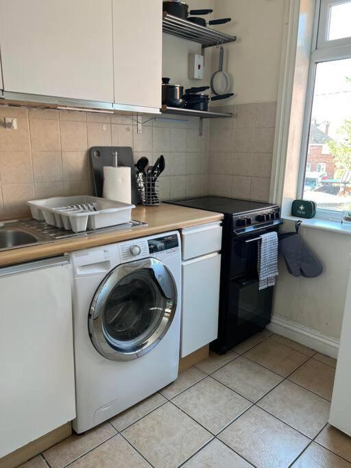 1 Bedroom Flat Sleeps 4 In Abingdon Oxfordshire Экстерьер фото